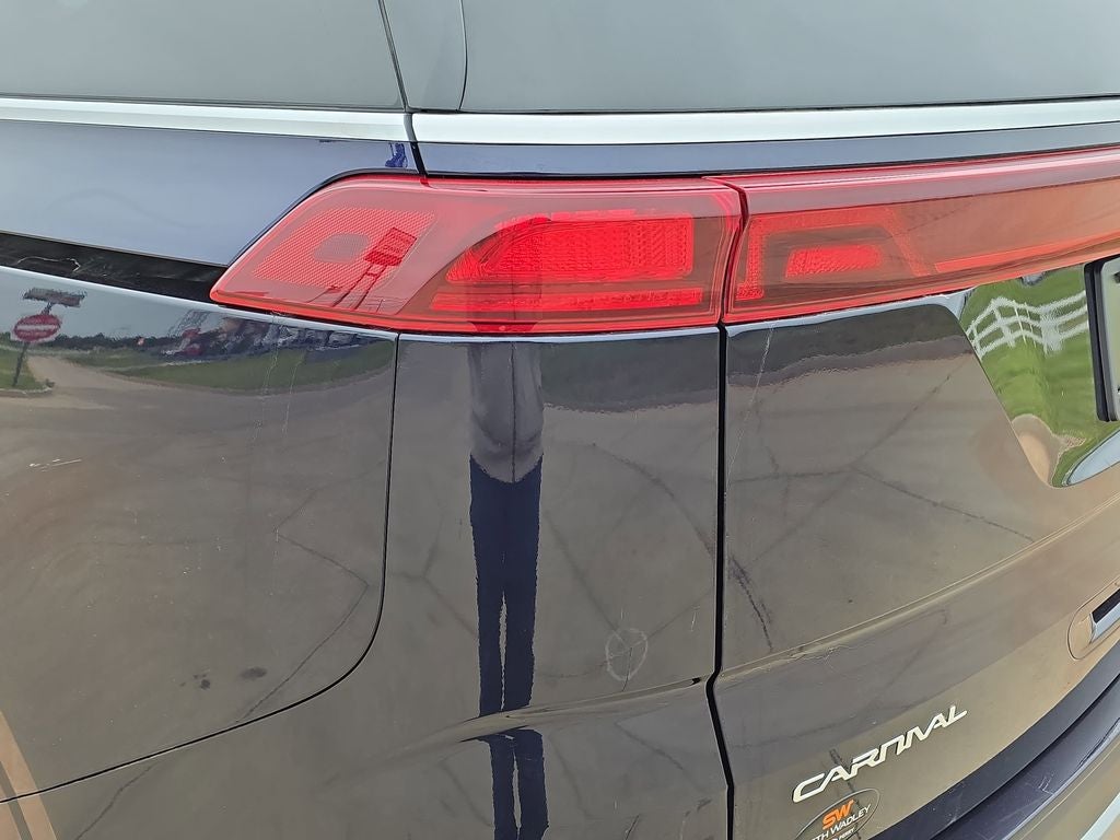 2024 Kia Carnival LX