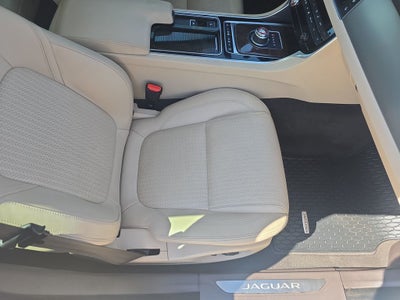 2017 Jaguar XF 35t Prestige