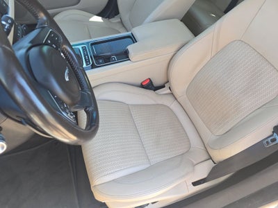 2017 Jaguar XF 35t Prestige