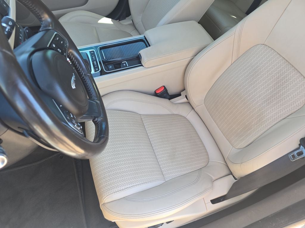 2017 Jaguar XF 35t Prestige