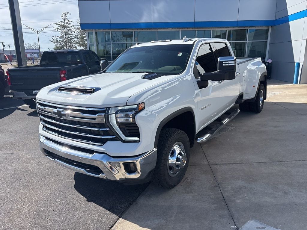 2025 Chevrolet Silverado 3500HD LTZ