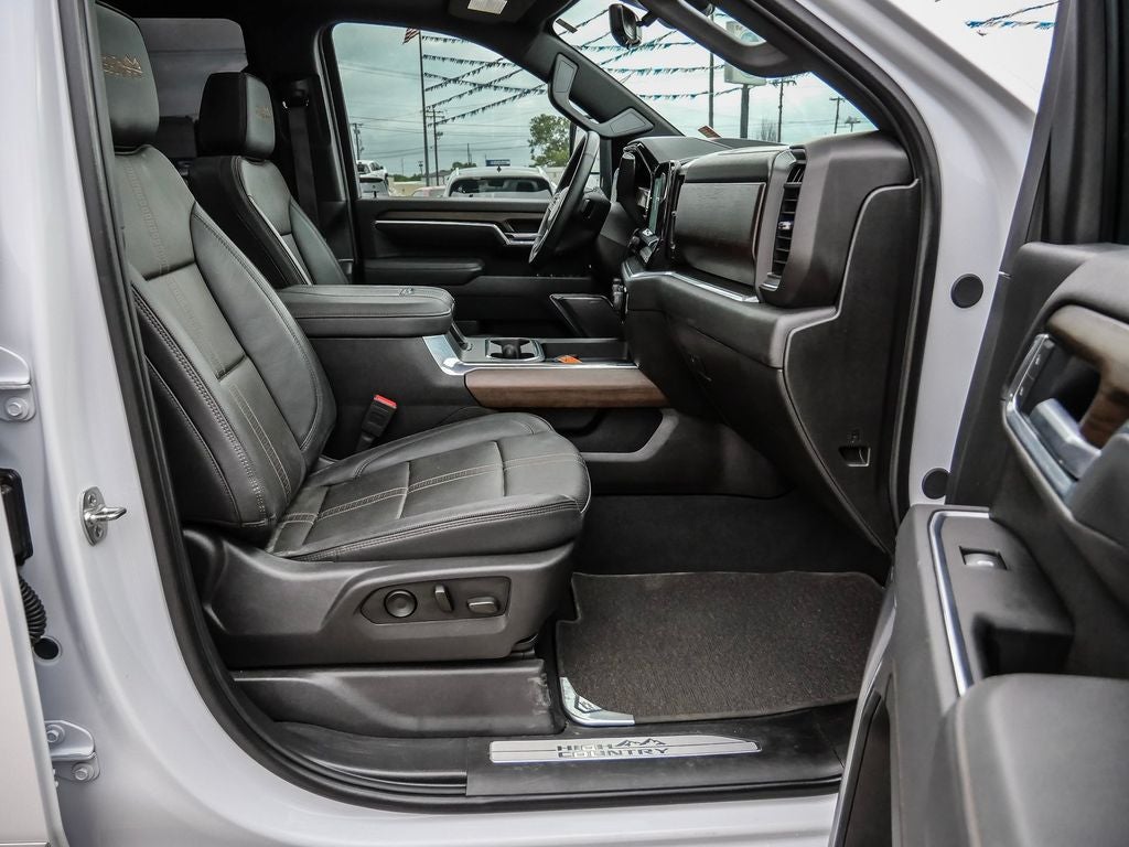 2025 Chevrolet Silverado 3500HD High Country DRW