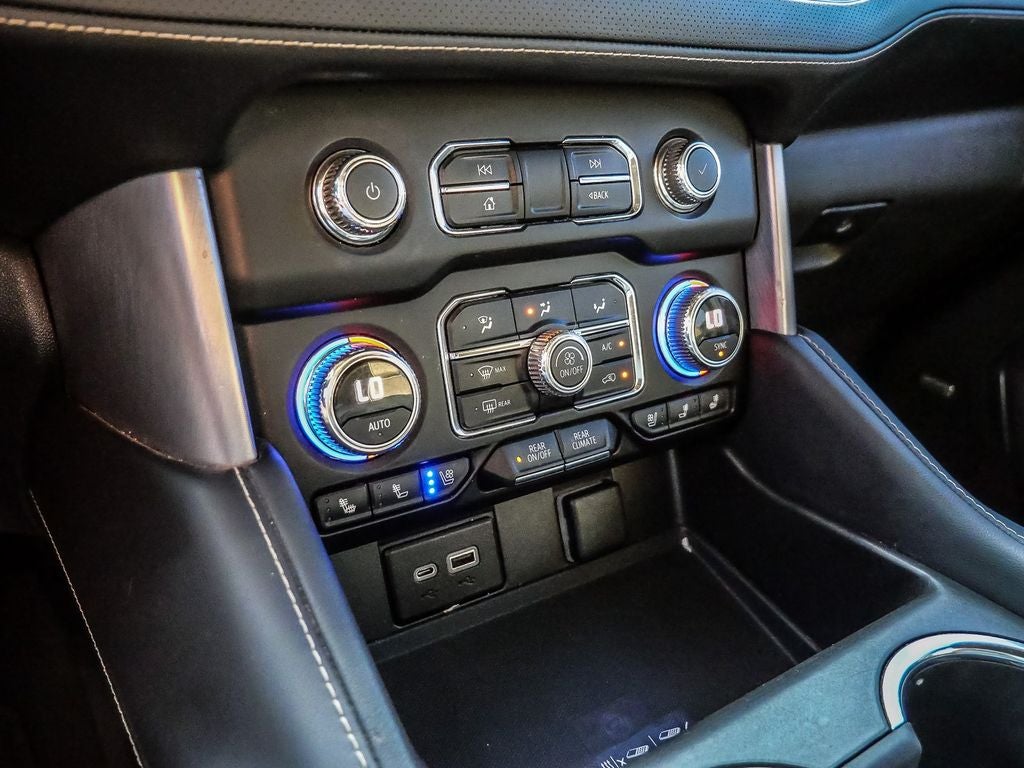2022 GMC Yukon SLT