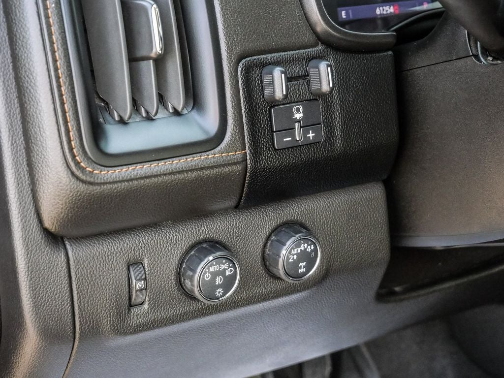 2022 GMC Canyon AT4 w/Leather