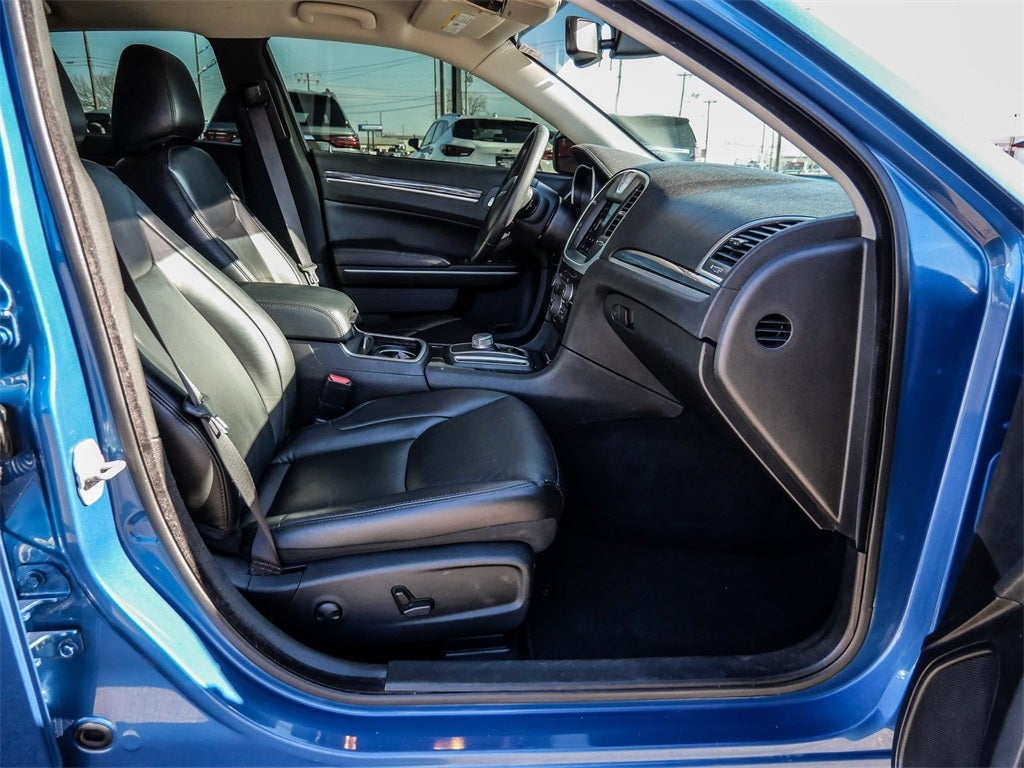 2022 Chrysler 300 Touring