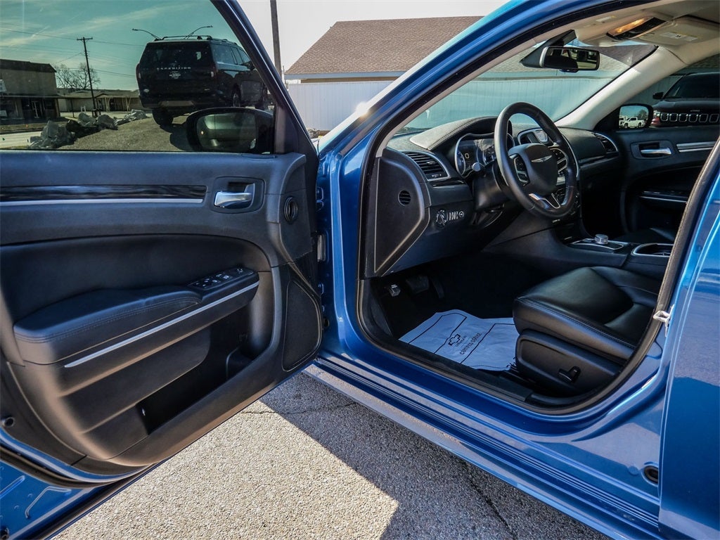 2022 Chrysler 300 Touring