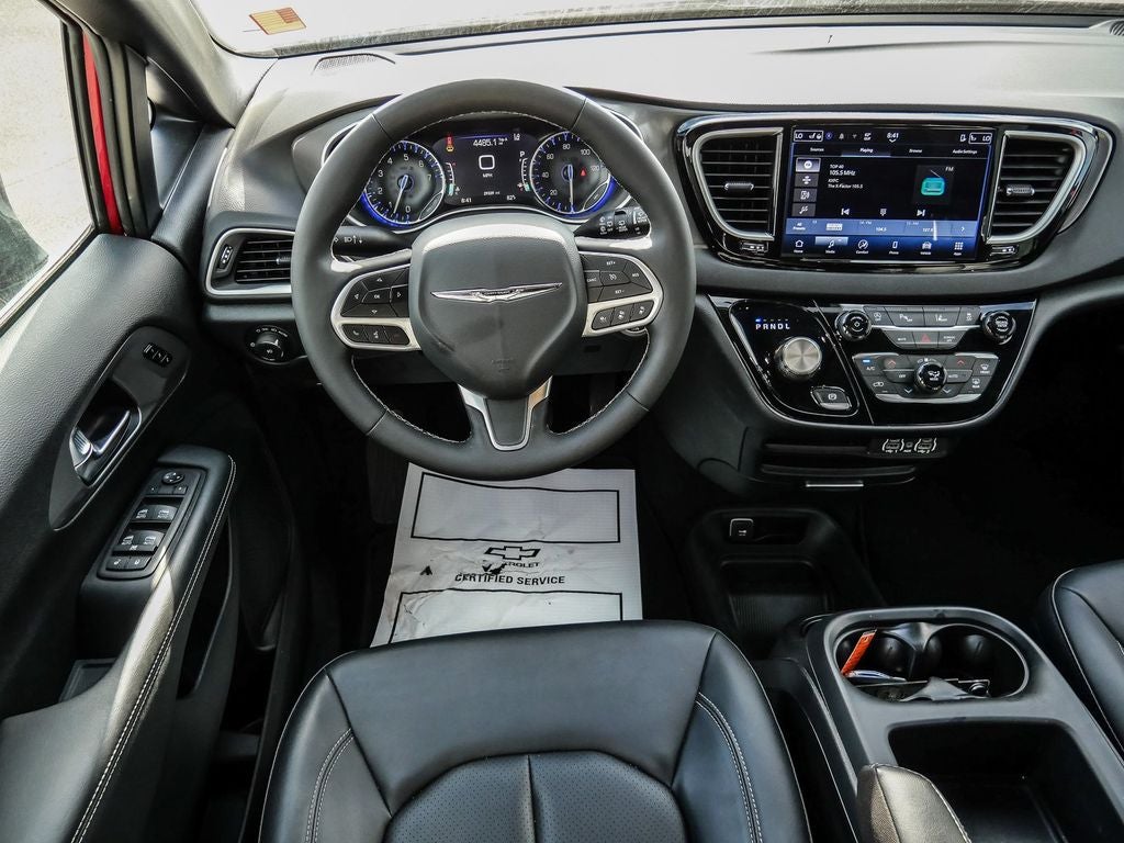 2025 Chrysler Pacifica Select