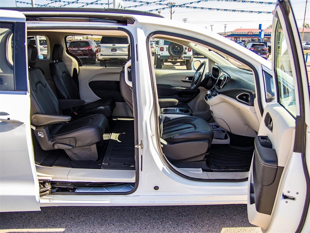2022 Chrysler Pacifica Touring L