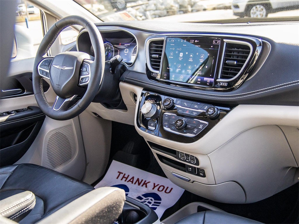 2022 Chrysler Pacifica Touring L