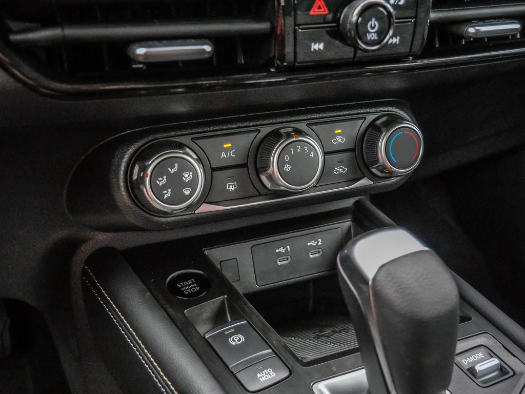 2025 Nissan Kicks SV