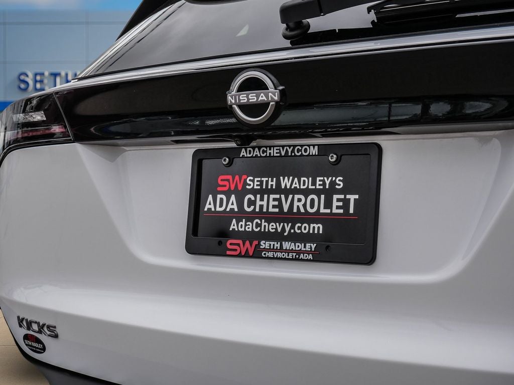 2025 Nissan Kicks SV