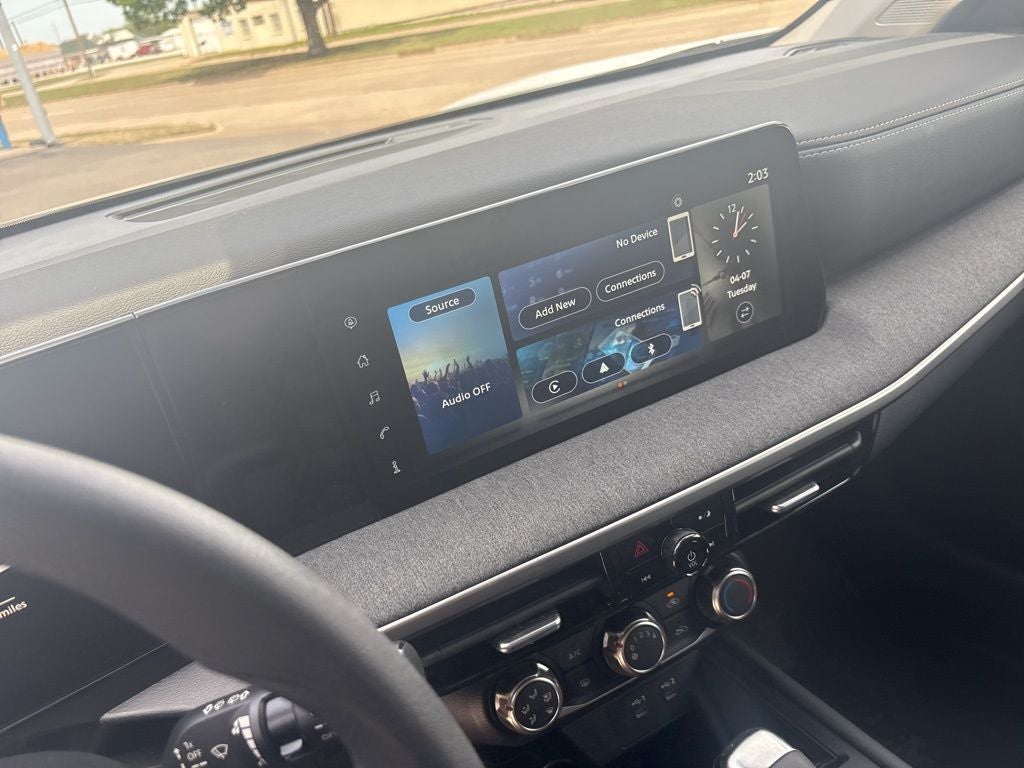 2025 Nissan Kicks SV