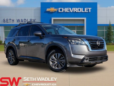 2022 Nissan Pathfinder SV