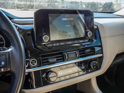 2022 Nissan Pathfinder SV