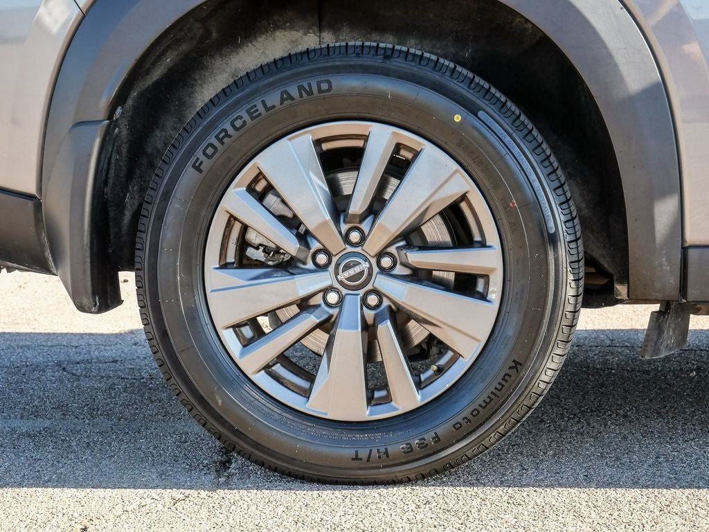2022 Nissan Pathfinder SV