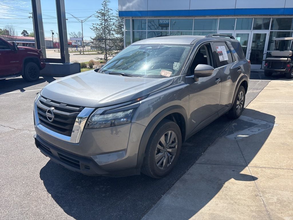 2025 Nissan Pathfinder SV