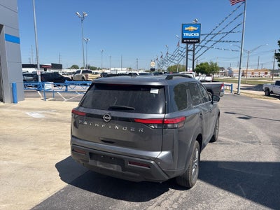 2025 Nissan Pathfinder SV