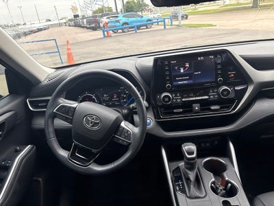 2020 Toyota Highlander Hybrid XLE