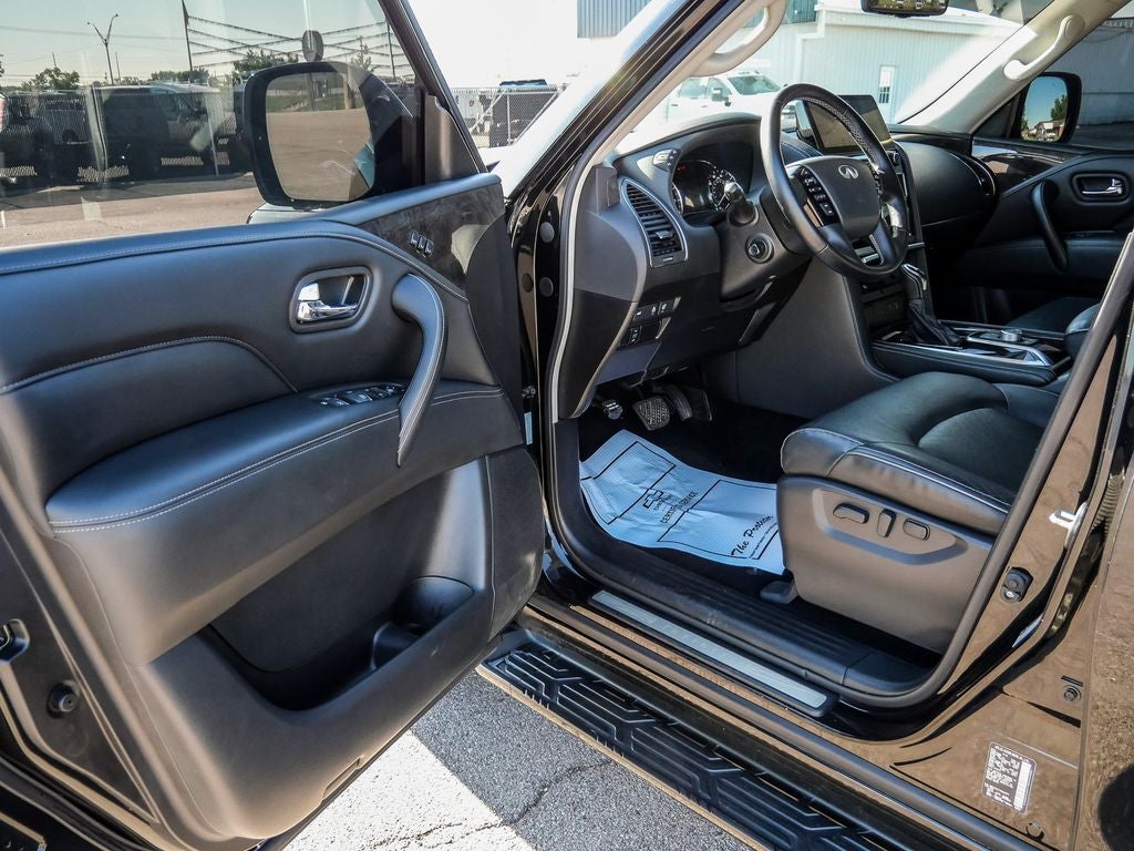 2024 INFINITI QX80 LUXE