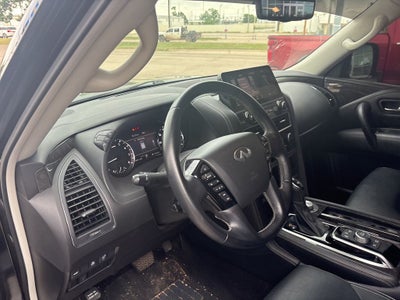 2024 INFINITI QX80 LUXE