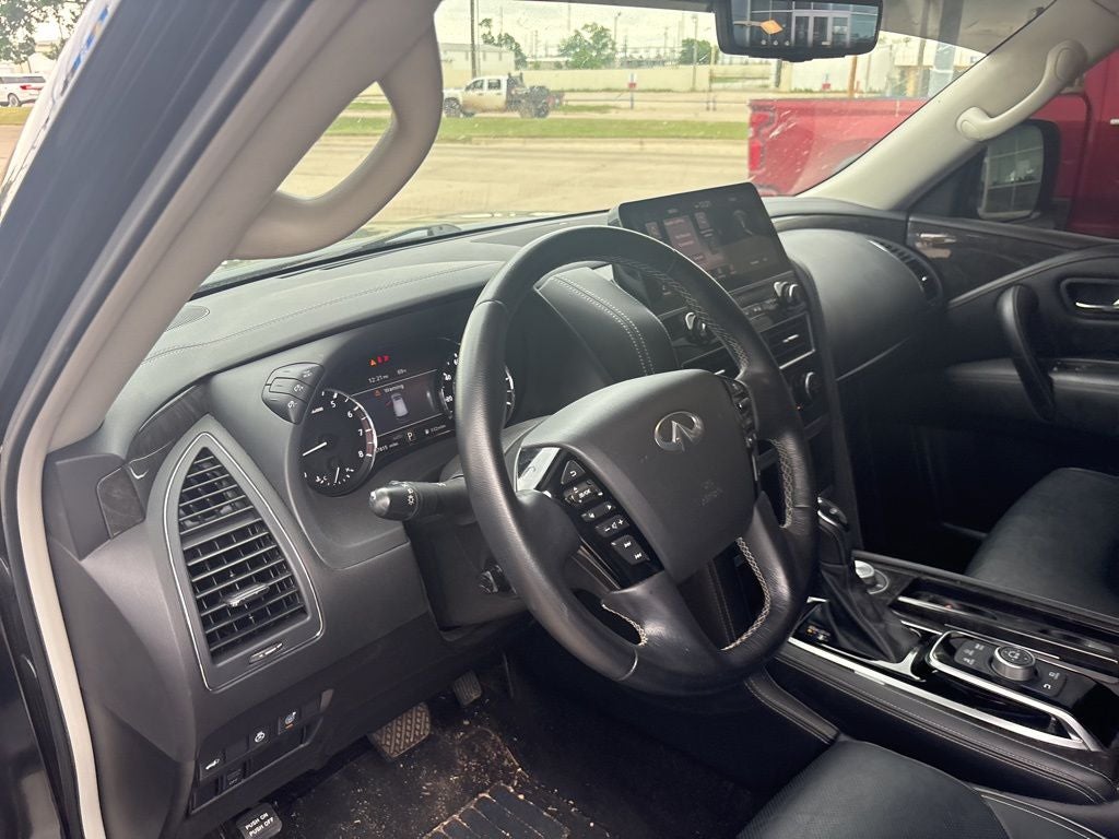 2024 INFINITI QX80 LUXE