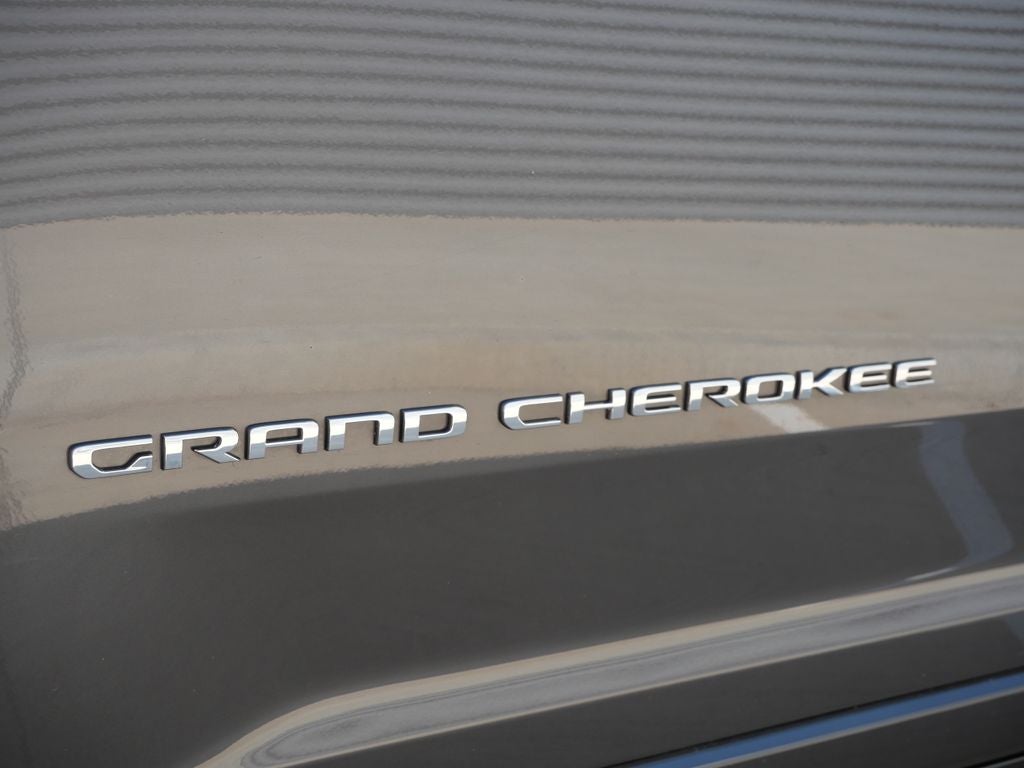 2022 Jeep Grand Cherokee L Overland 4WD | 7 Passenger