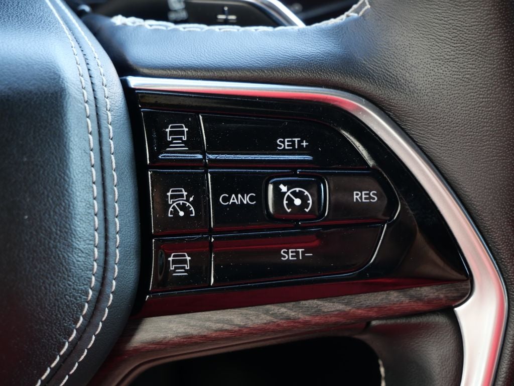 2022 Jeep Grand Cherokee L Overland 4WD | 7 Passenger