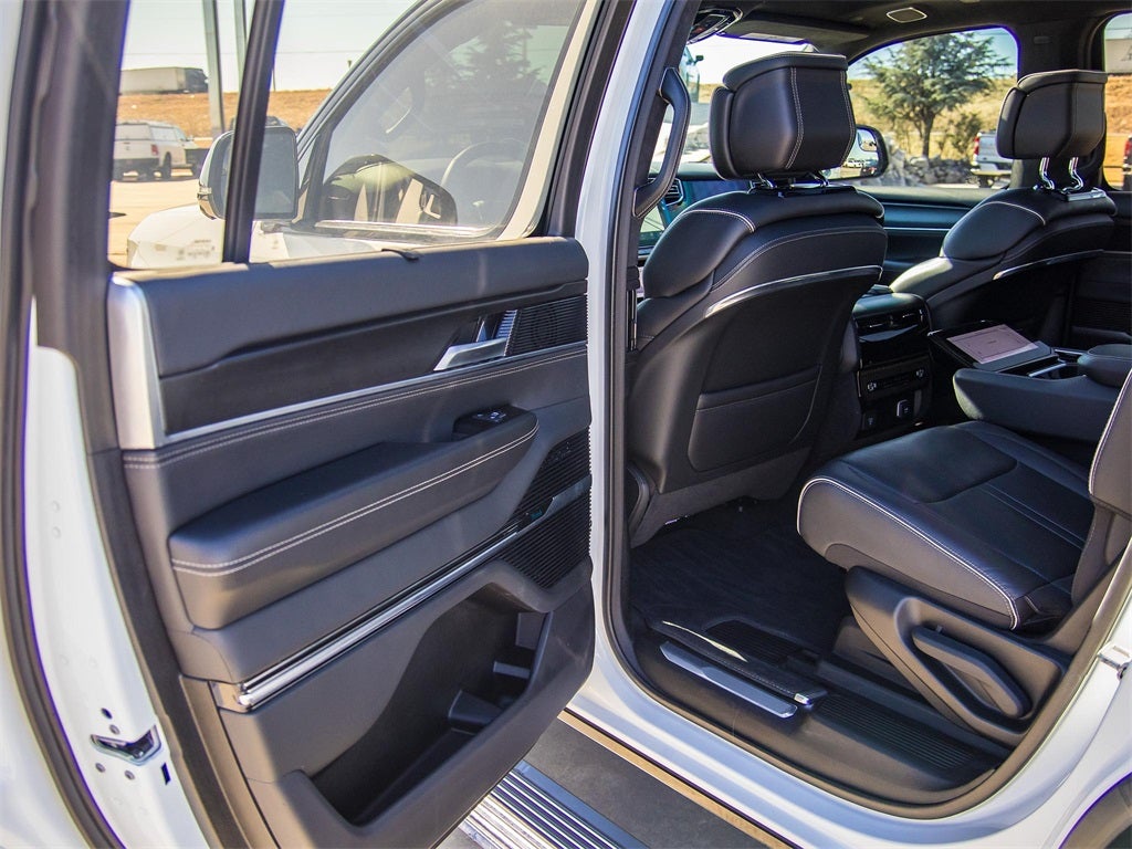 2024 Jeep Grand Wagoneer Series II