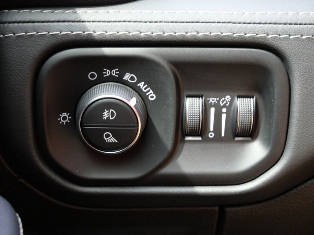 2024 RAM 1500 Limited 4WD | Night Edition