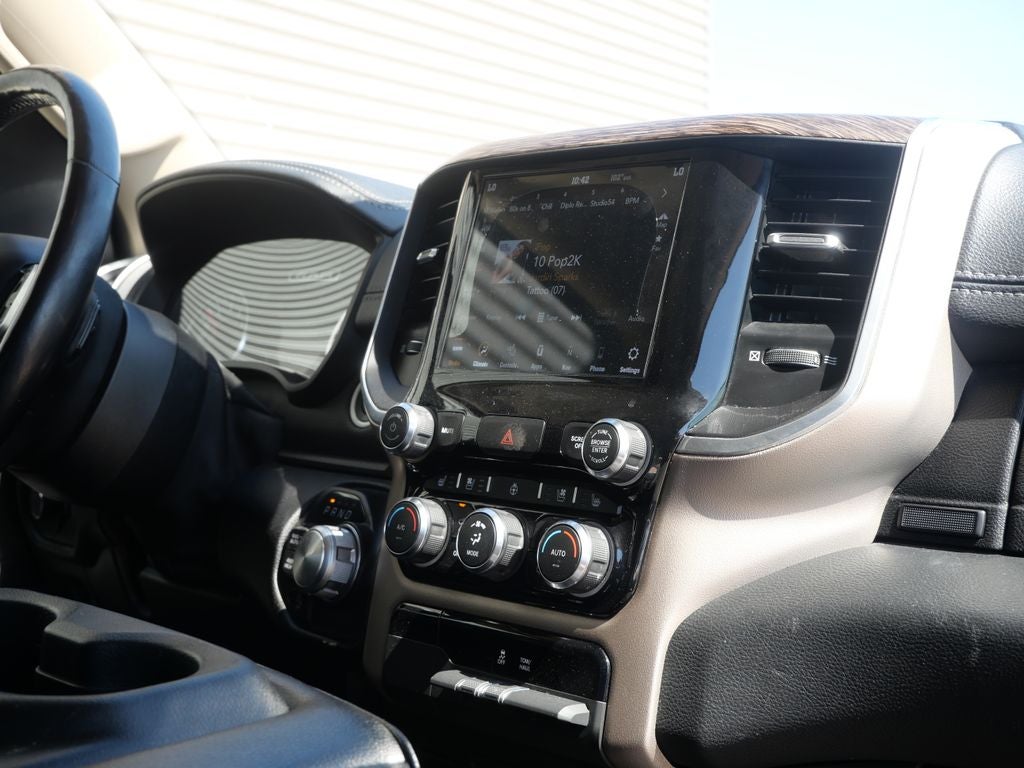 2020 RAM 1500 Laramie 4WD | 5.7L HEMI V8