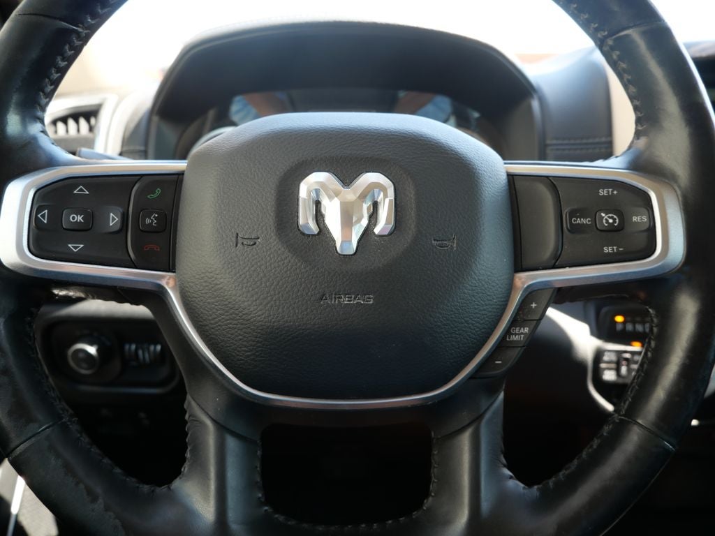 2020 RAM 1500 Laramie 4WD | 5.7L HEMI V8