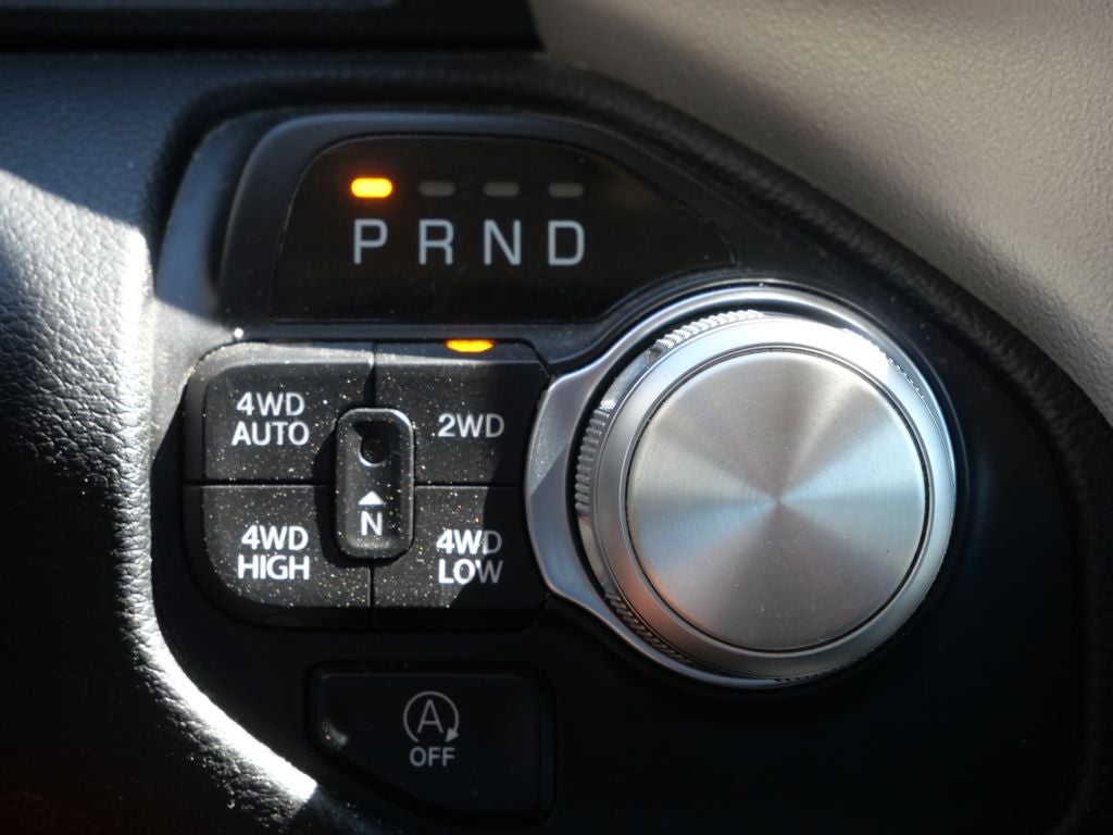 2020 RAM 1500 Laramie 4WD | 5.7L HEMI V8