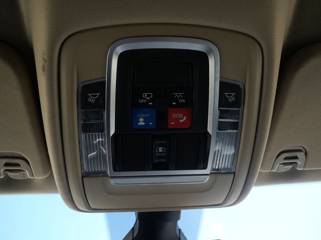 2020 RAM 1500 Laramie 4WD | 5.7L HEMI V8