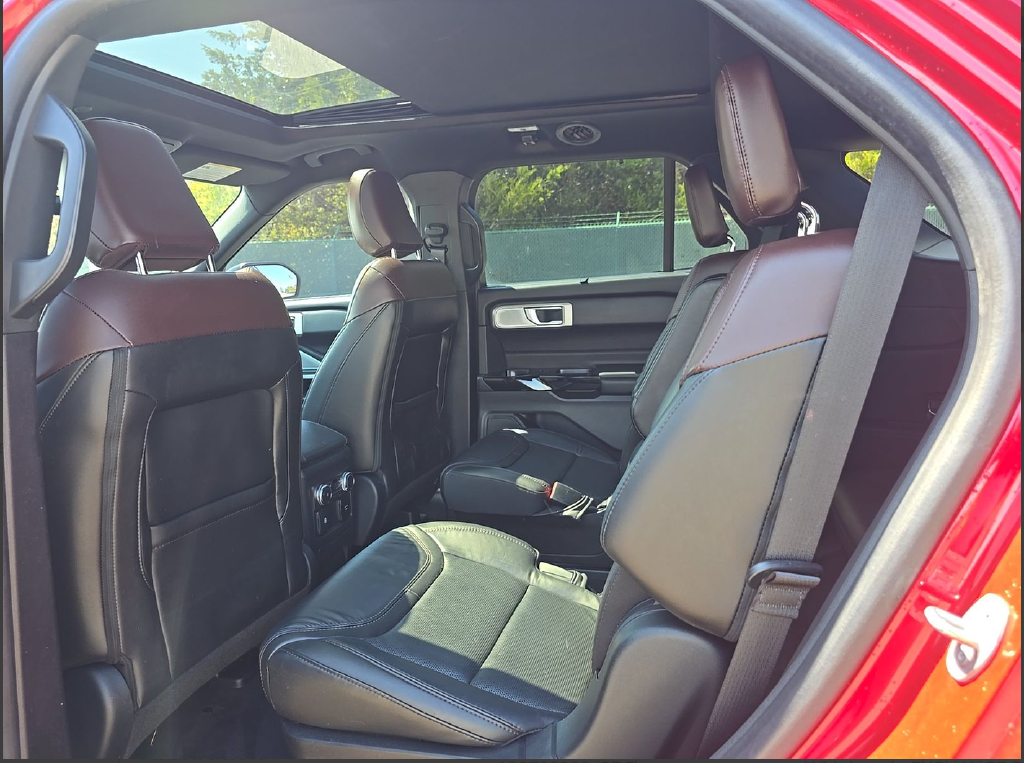 2022 Ford Explorer Platinum Technology Pkg