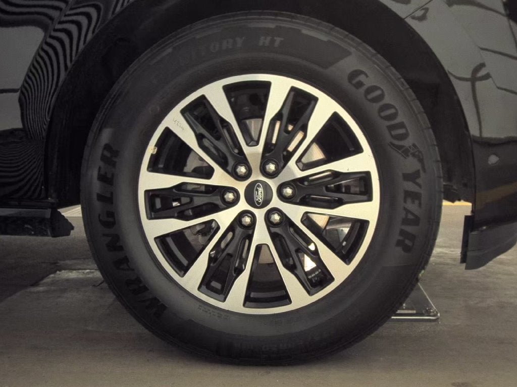 2025 Ford Expedition Max Platinum 4WD | 8 Passenger