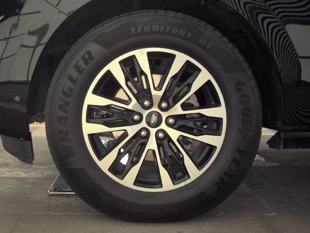 2025 Ford Expedition Max Platinum 4WD | 8 Passenger