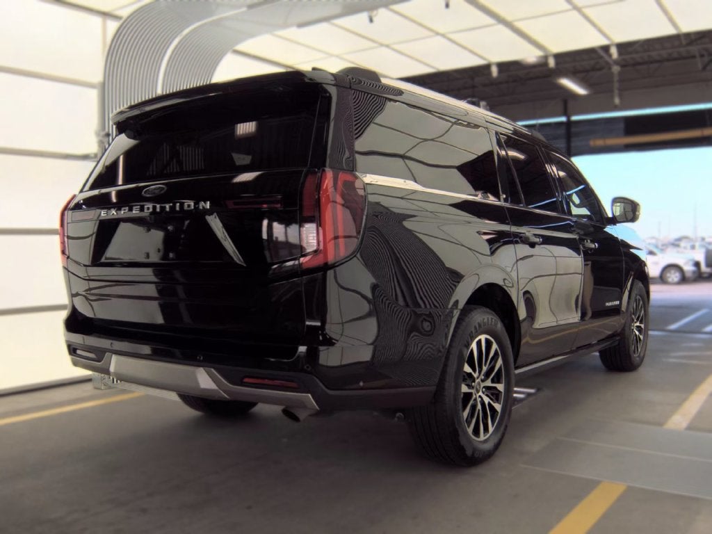 2025 Ford Expedition Max Platinum 4WD | 8 Passenger