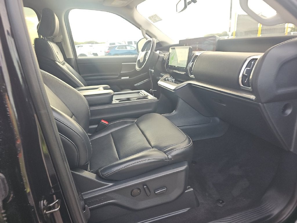 2025 Ford Expedition Max Platinum 4WD | 8 Passenger