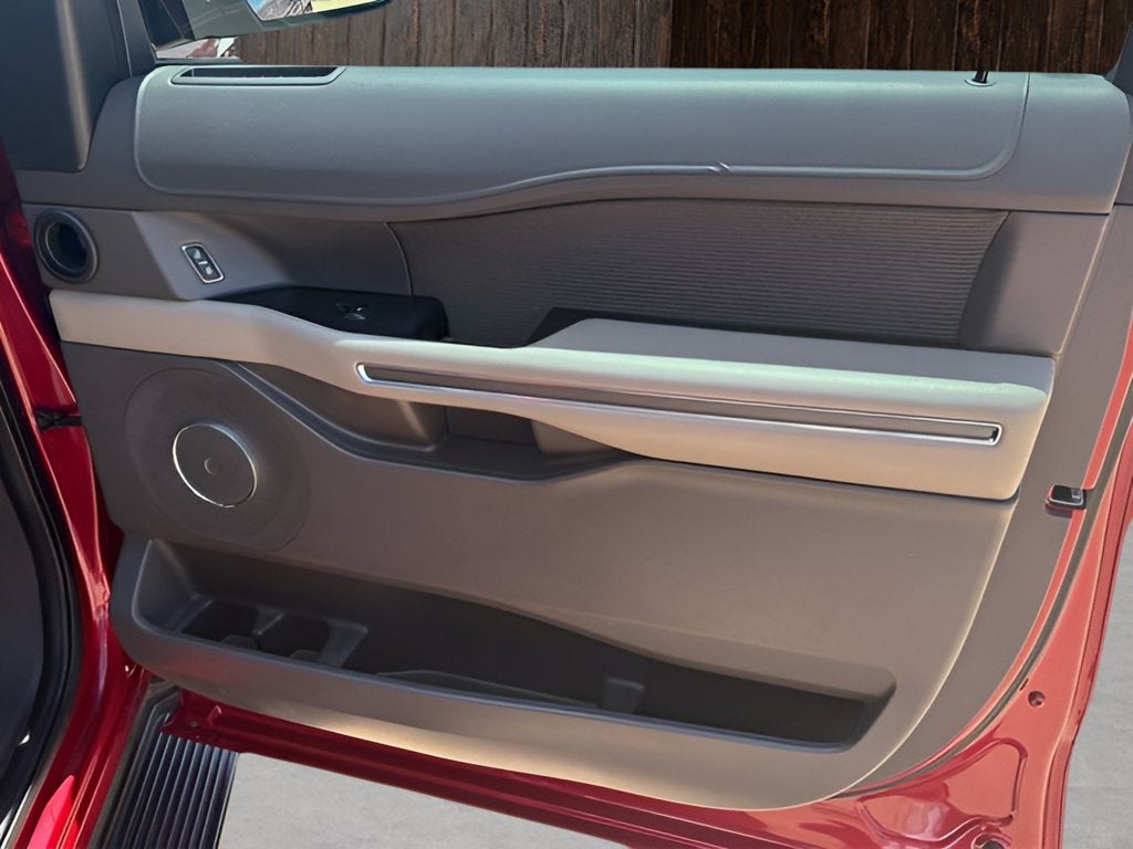 2020 Ford Expedition XLT 8 Passenger