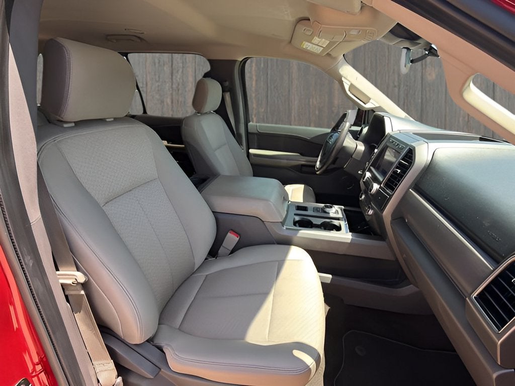 2020 Ford Expedition XLT 8 Passenger