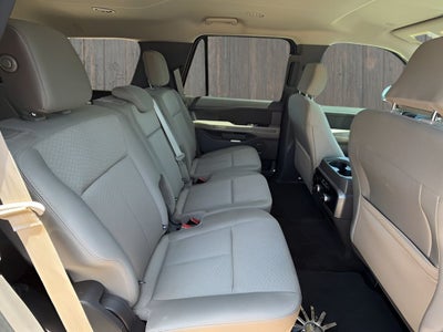 2020 Ford Expedition XLT 8 Passenger
