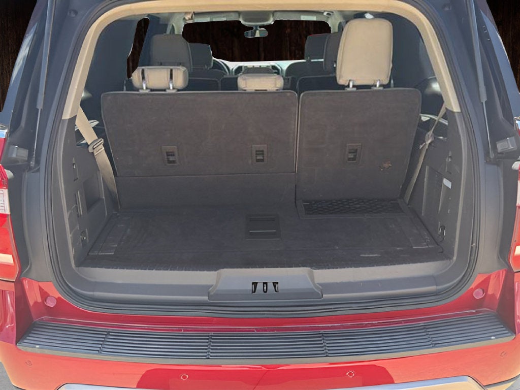 2020 Ford Expedition XLT 8 Passenger