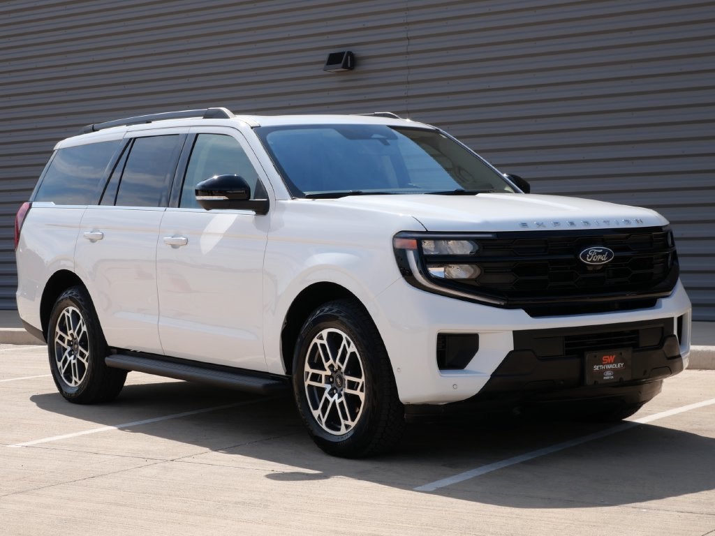 2025 Ford Expedition Active 4WD | 7 Passenger