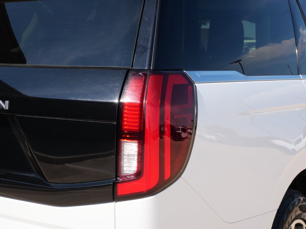 2025 Ford Expedition Active 4WD | 7 Passenger