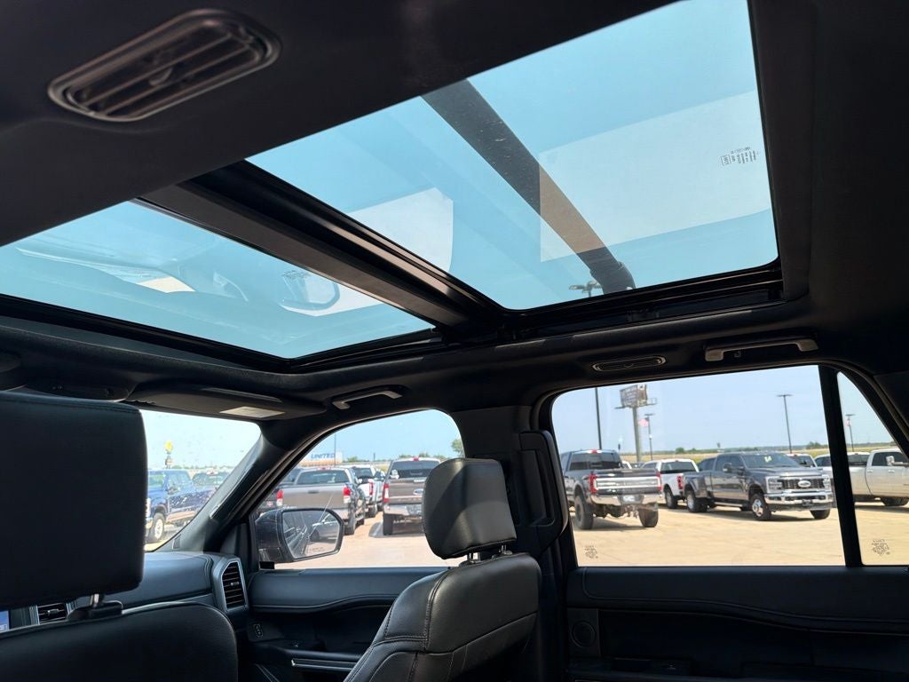 2018 Ford Expedition XLT 4WD | 7 Passenger