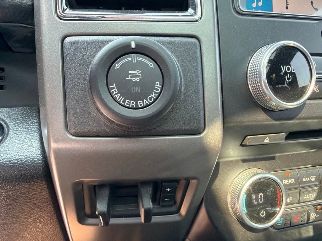 2018 Ford Expedition XLT 4WD | 7 Passenger