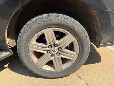 2018 Ford Expedition XLT 4WD | 7 Passenger