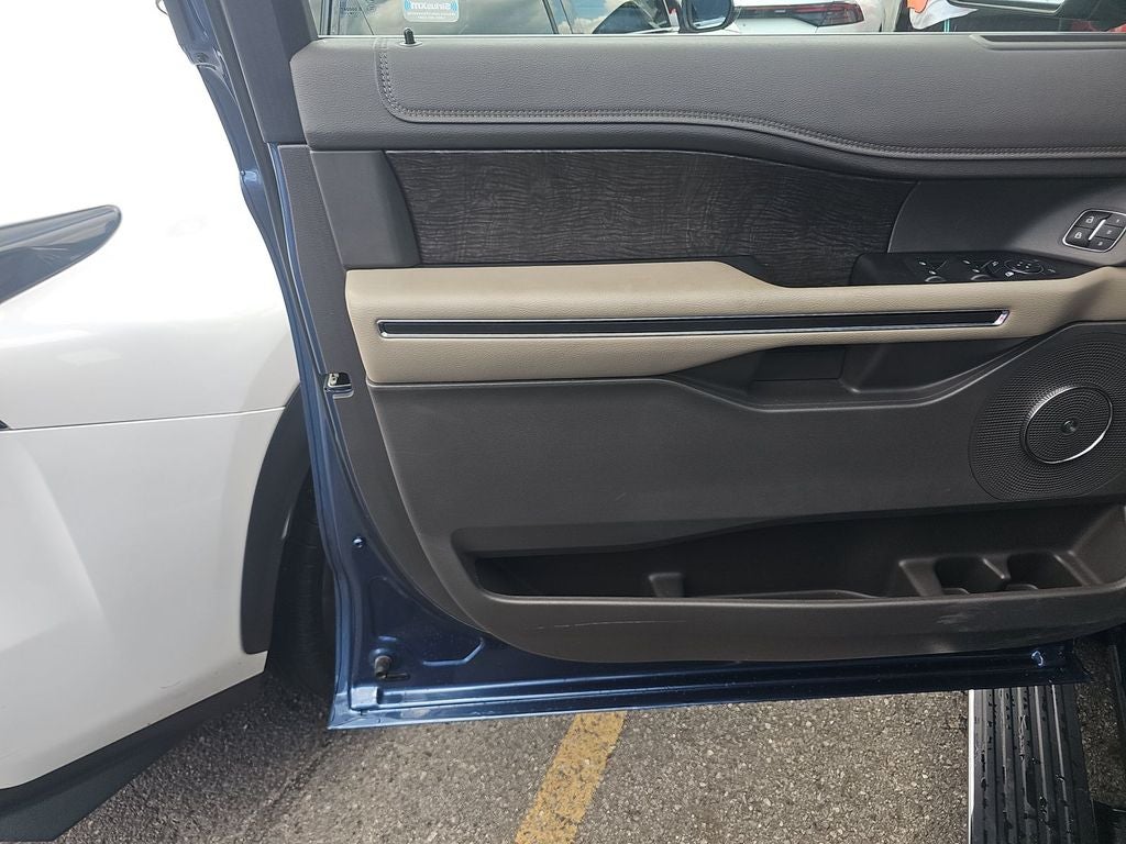 2020 Ford Expedition Limited 4WD | 8 Passenger