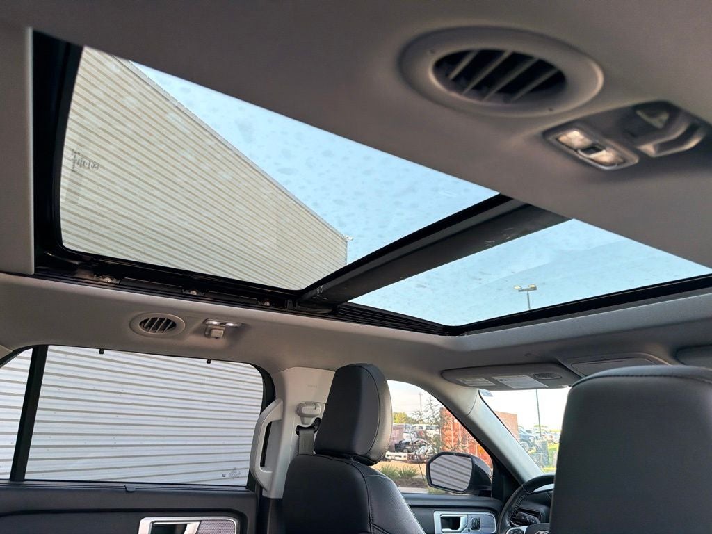 2021 Ford Explorer Limited 3rd Row Seating