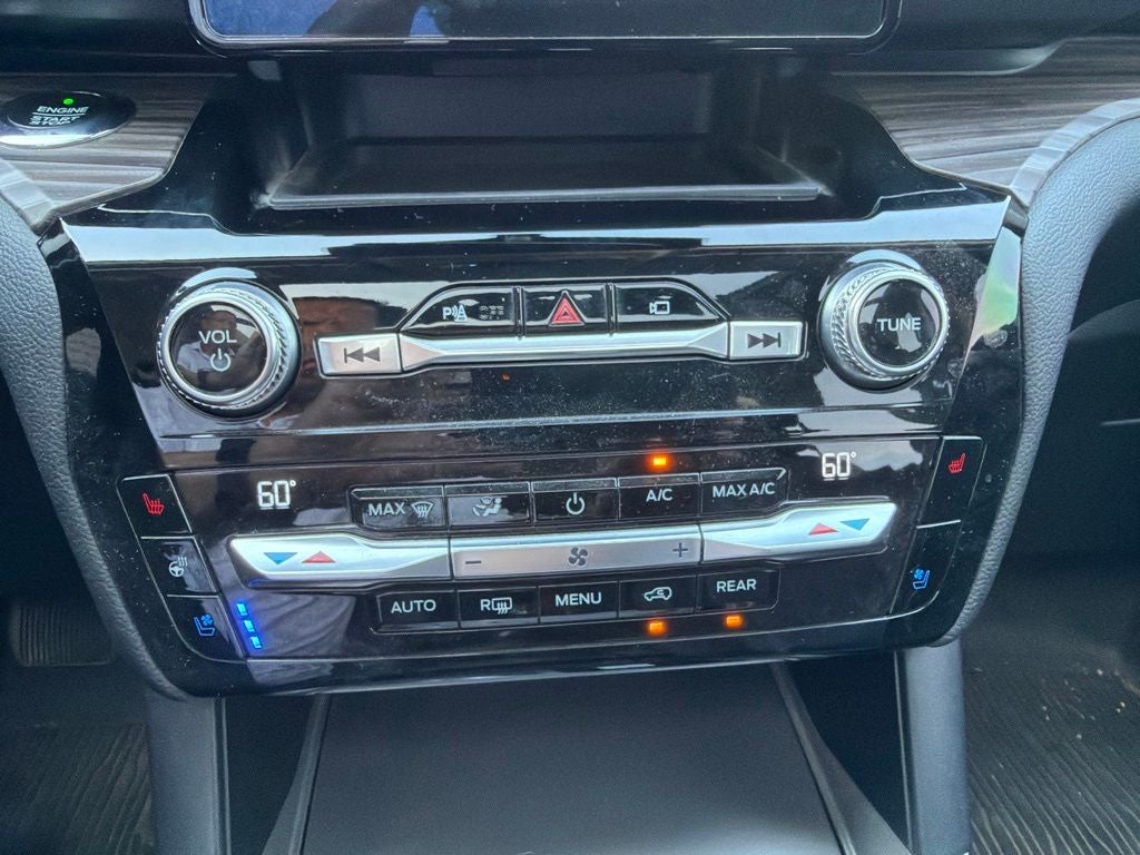 2021 Ford Explorer Limited 3rd Row Seating